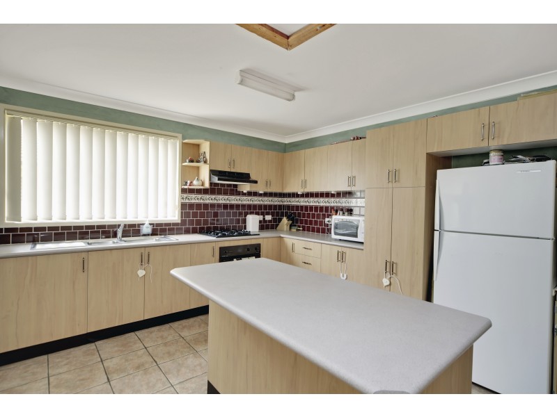 67 Downes Crescent, Currans Hill NSW 2567