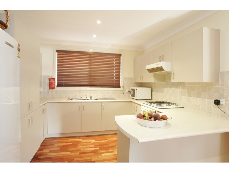 35 Downes Crescent, Currans Hill NSW 2567