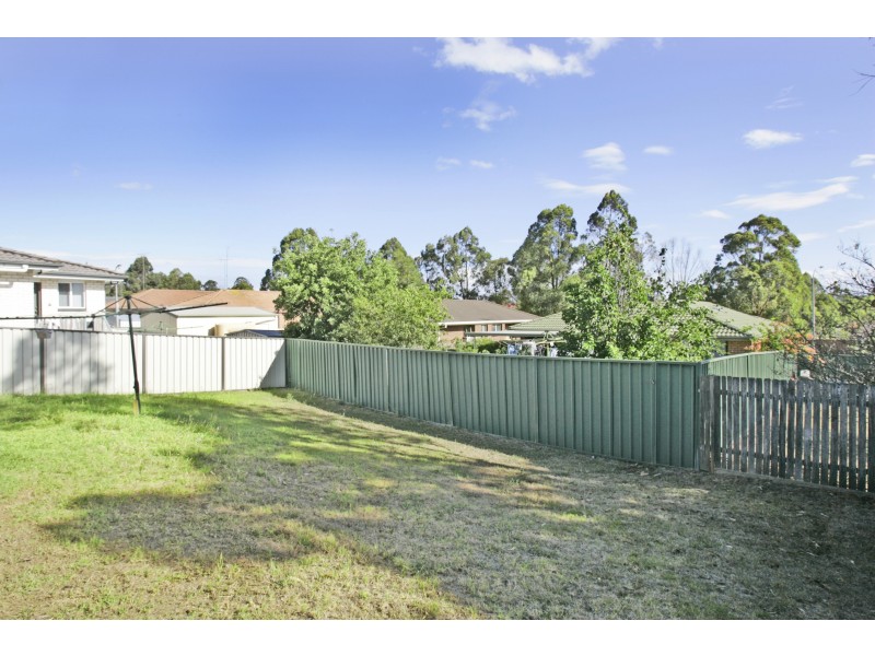 35 Downes Crescent, Currans Hill NSW 2567