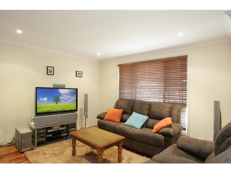 35 Downes Crescent, Currans Hill NSW 2567