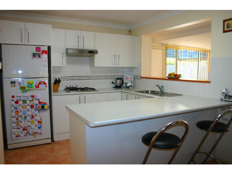 33 Paddymiller Ave, Currans Hill NSW 2567