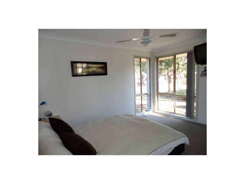 101 Paddymiller Ave, Currans Hill NSW 2567