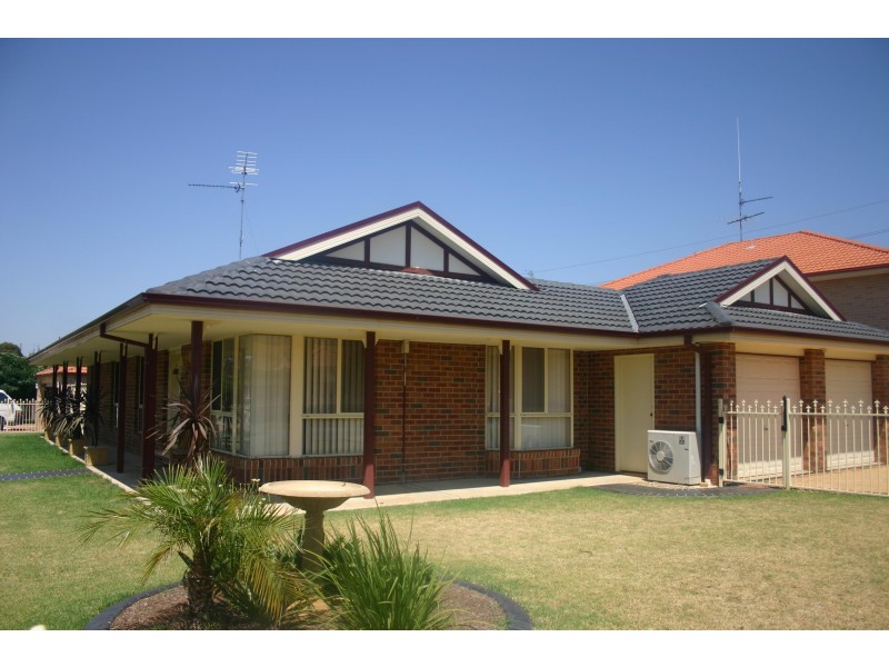 11 Linton Road, Currans Hill NSW 2567