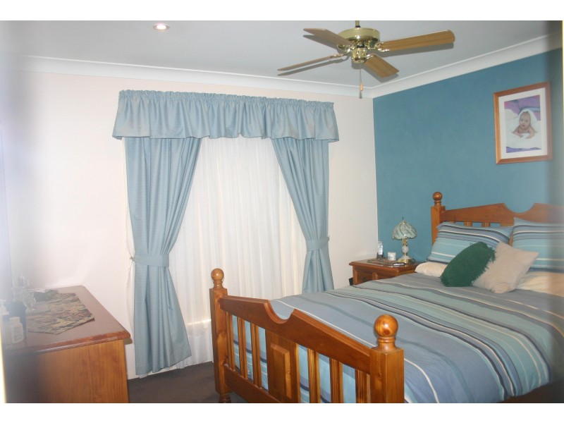 11 Linton Road, Currans Hill NSW 2567