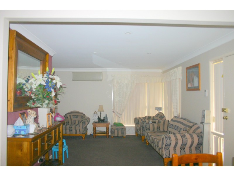 11 Linton Road, Currans Hill NSW 2567