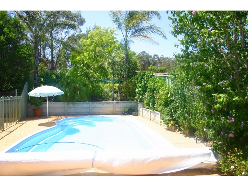 21 Packenham Place, Mount Annan NSW 2567