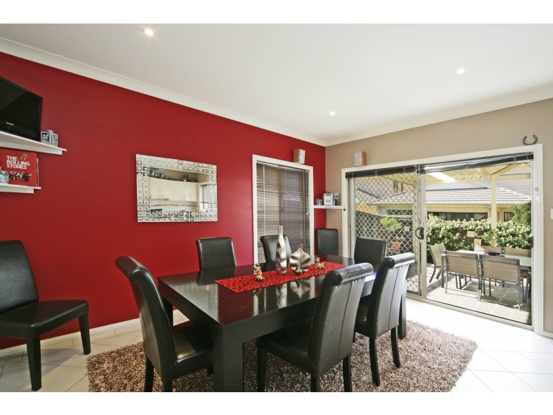 15 Lochview Crescent, Mount Annan NSW 2567