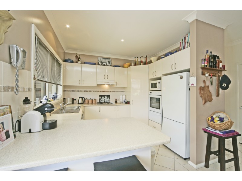 15 Lochview Crescent, Mount Annan NSW 2567