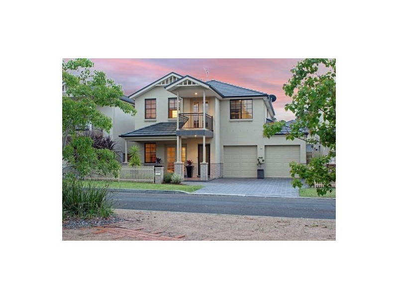 13 Lochview Cres, Mount Annan NSW 2567