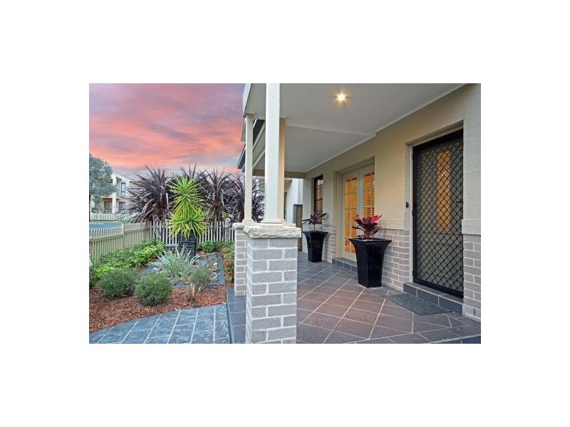 13 Lochview Cres, Mount Annan NSW 2567