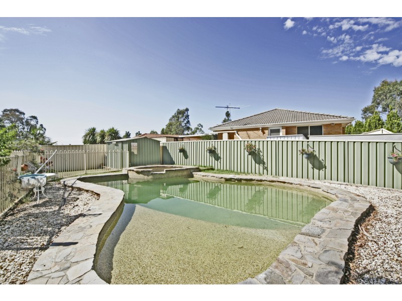 25 Smith Place, Mount Annan NSW 2567