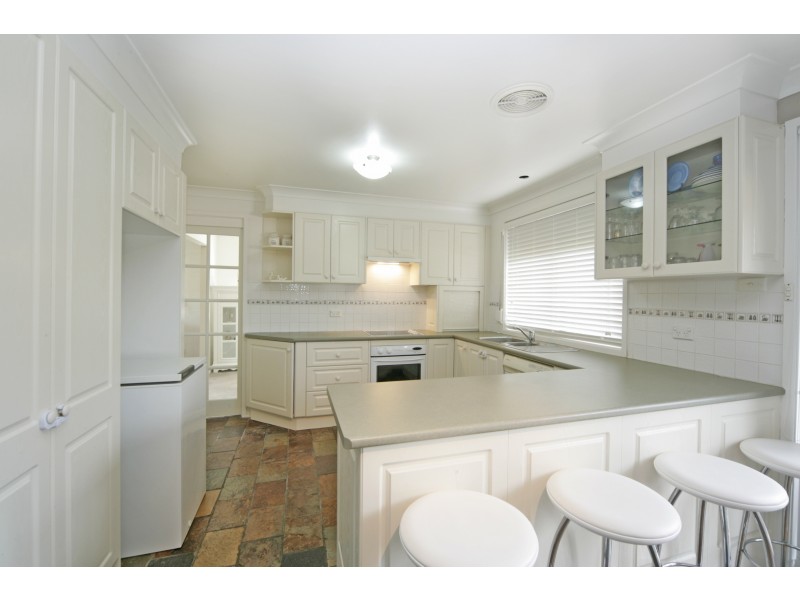 7 Ettalong Place, Woodbine NSW 2560