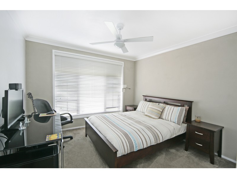 7 Ettalong Place, Woodbine NSW 2560