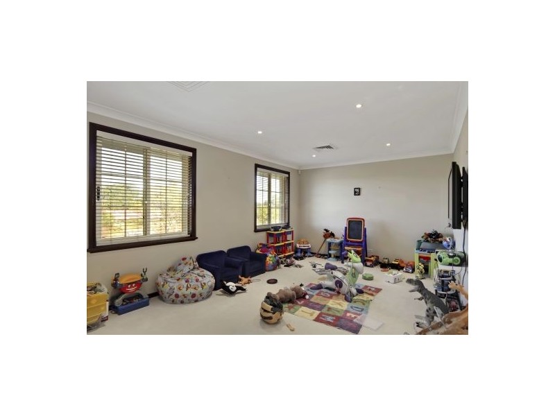 13 Sir Warwick Fairfax Drive, Harrington Park NSW 2567