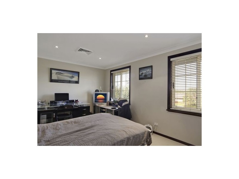 13 Sir Warwick Fairfax Drive, Harrington Park NSW 2567