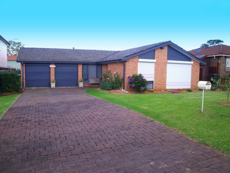 9 Debenham Ave, Leumeah NSW 2560