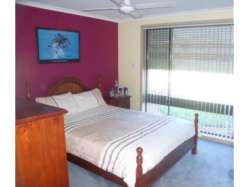9 Debenham Ave, Leumeah NSW 2560
