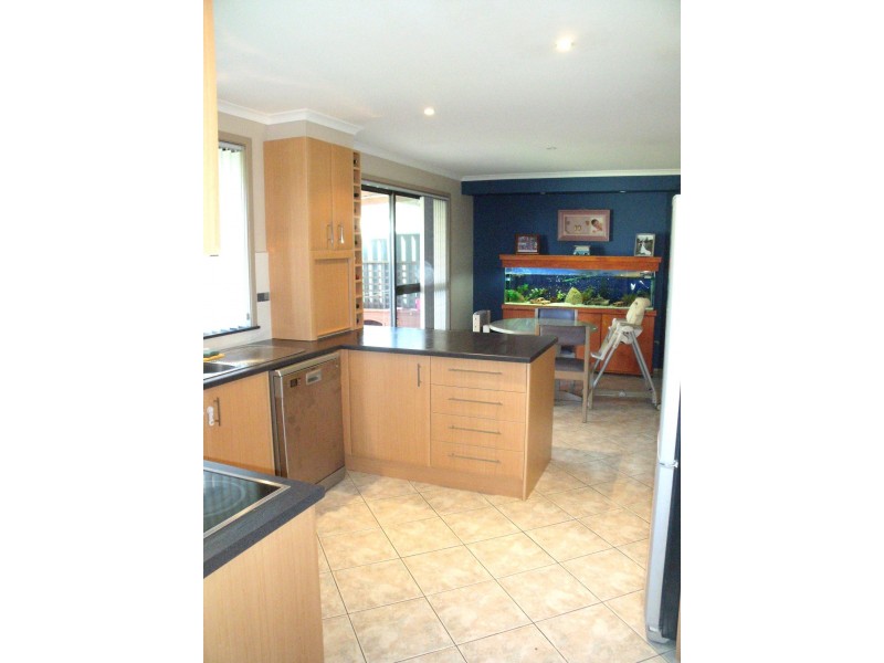 9 Debenham Ave, Leumeah NSW 2560