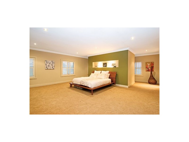 244 Donalds Range Road, Razorback NSW 2571