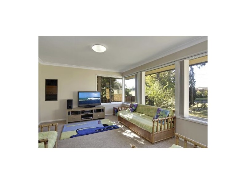 2 Cruikshank Ave, Elderslie NSW 2570