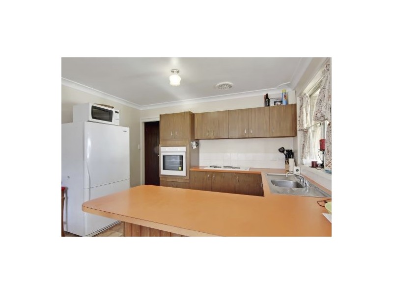 2 Cruikshank Ave, Elderslie NSW 2570