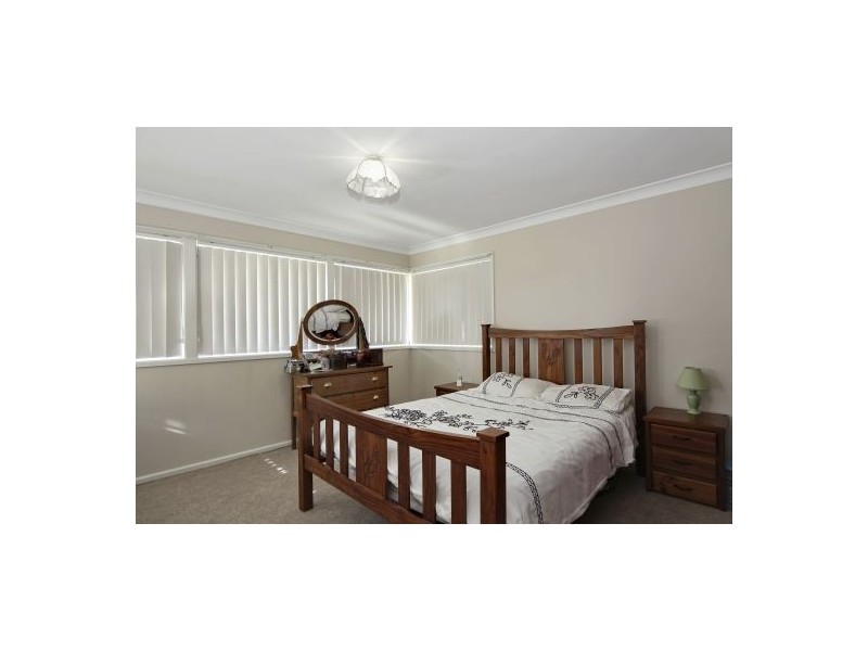 2 Cruikshank Ave, Elderslie NSW 2570