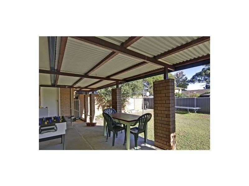 2 Cruikshank Ave, Elderslie NSW 2570