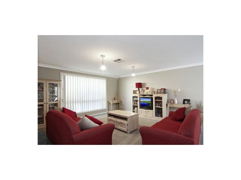 24 The Cascades, Mount Annan NSW 2567