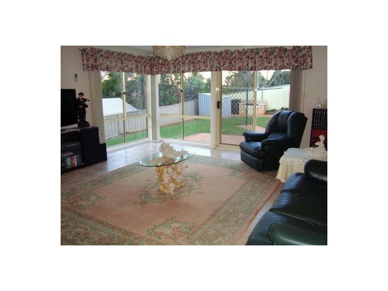 6 Fryer Street, Mount Annan NSW 2567