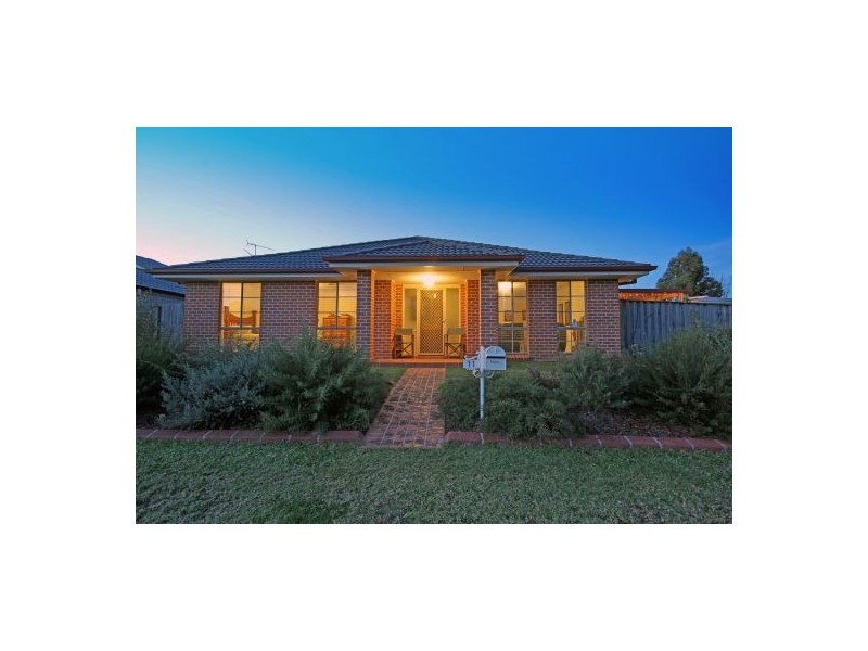 11 Quarters Place, Currans Hill NSW 2567