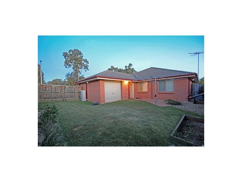 11 Quarters Place, Currans Hill NSW 2567