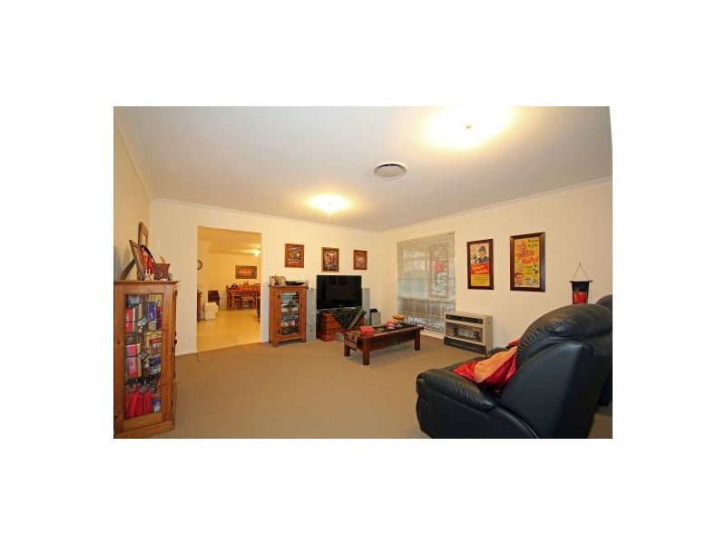 11 Quarters Place, Currans Hill NSW 2567