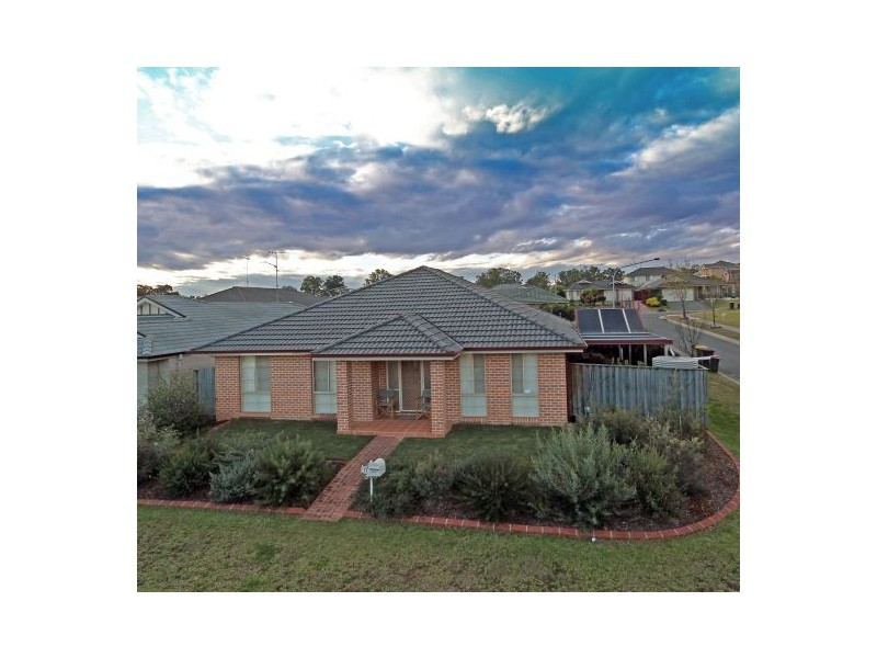 11 Quarters Place, Currans Hill NSW 2567