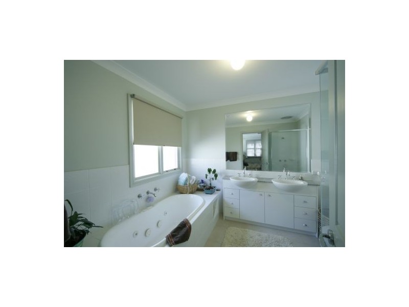 2 Wilmott Court, Camden Park NSW 2570