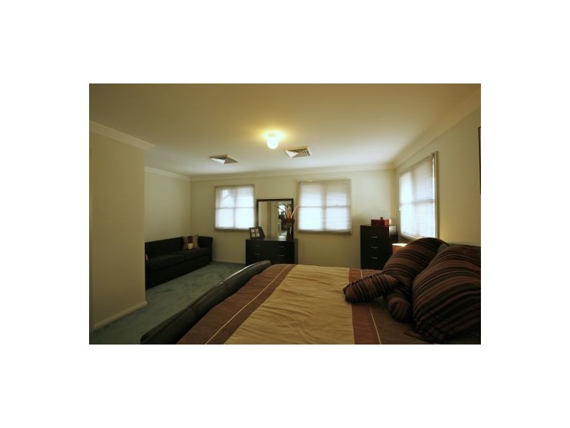 2 Wilmott Court, Camden Park NSW 2570