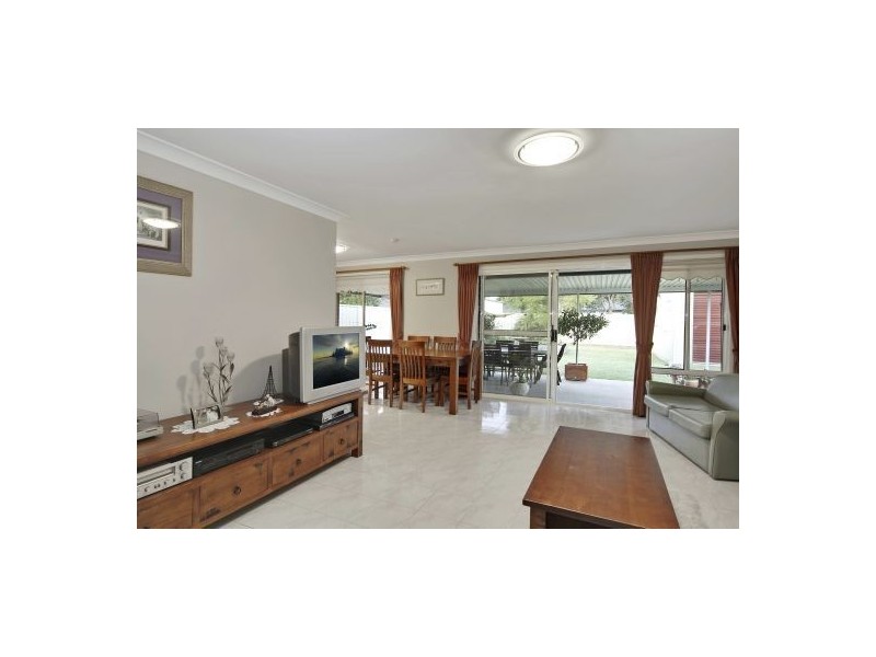 76 Paddymiller Ave, Currans Hill NSW 2567