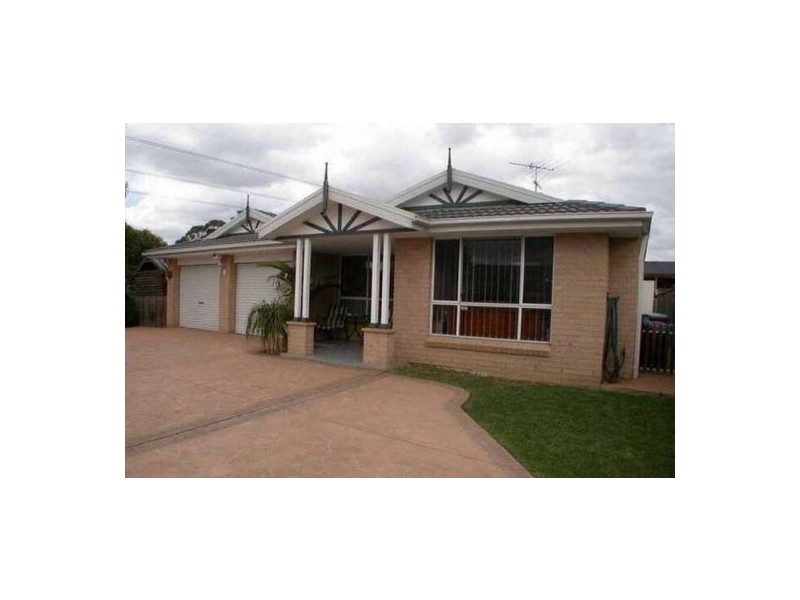10 Steamer Pl, Currans Hill NSW 2567
