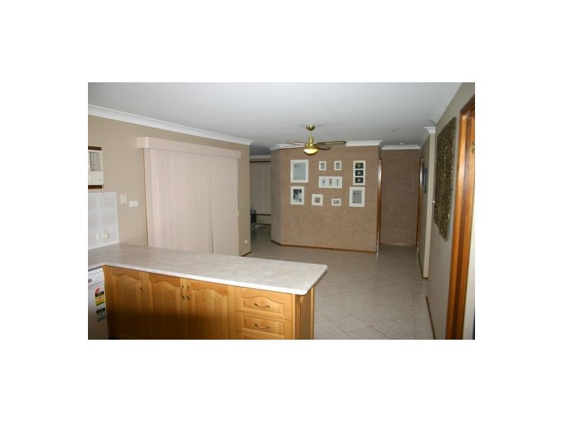 10 Steamer Pl, Currans Hill NSW 2567