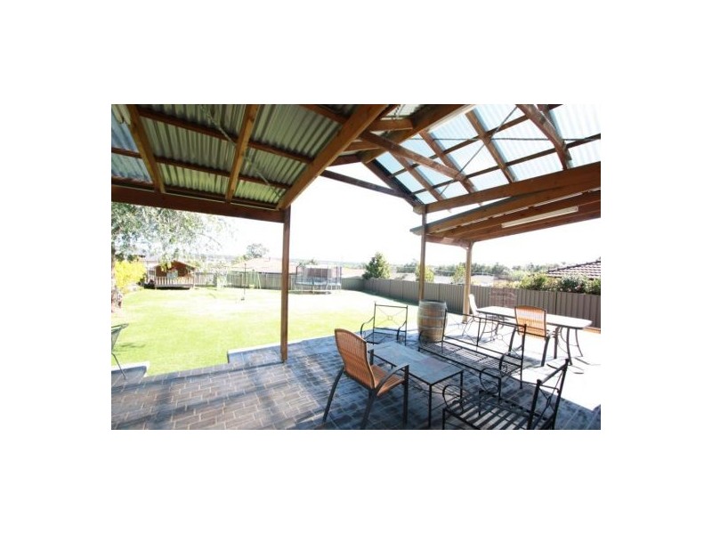 16 Hardwicke Street, The Oaks NSW 2570