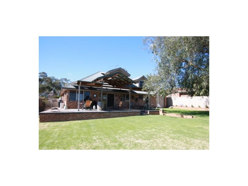 16 Hardwicke Street, The Oaks NSW 2570