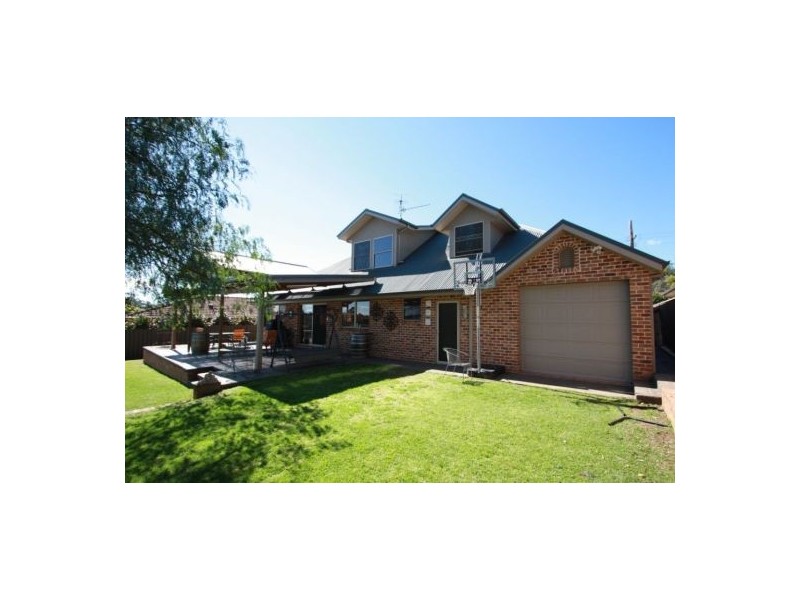 16 Hardwicke Street, The Oaks NSW 2570