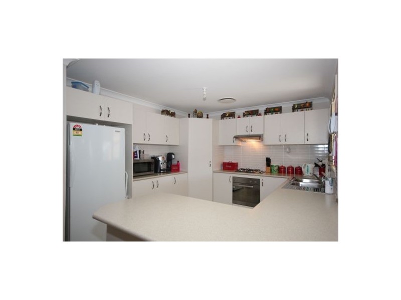 11 Ingham St, Spring Farm NSW 2570