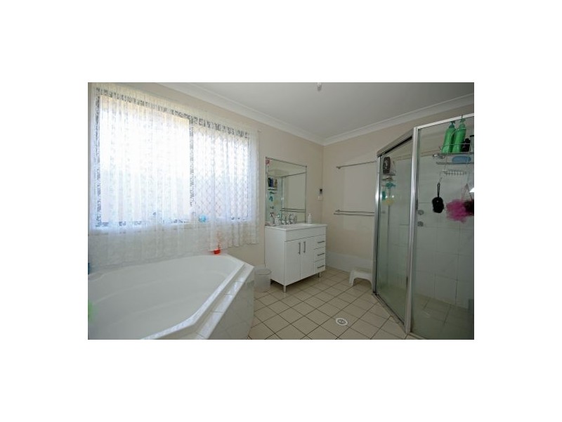 11 Ingham St, Spring Farm NSW 2570