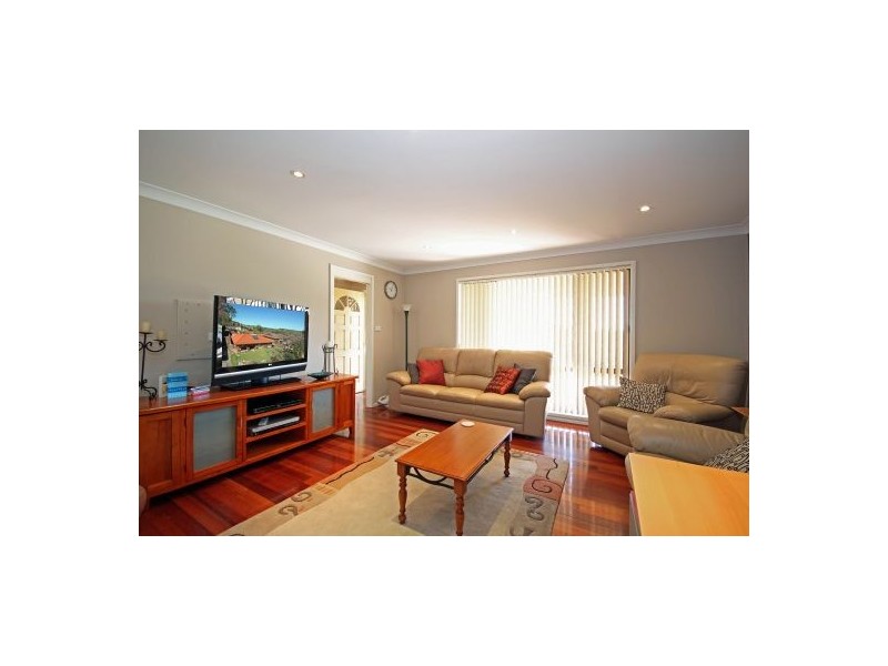 11 Peppercorn Ave, Mount Hunter NSW 2570