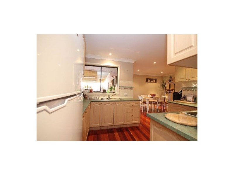 11 Peppercorn Ave, Mount Hunter NSW 2570