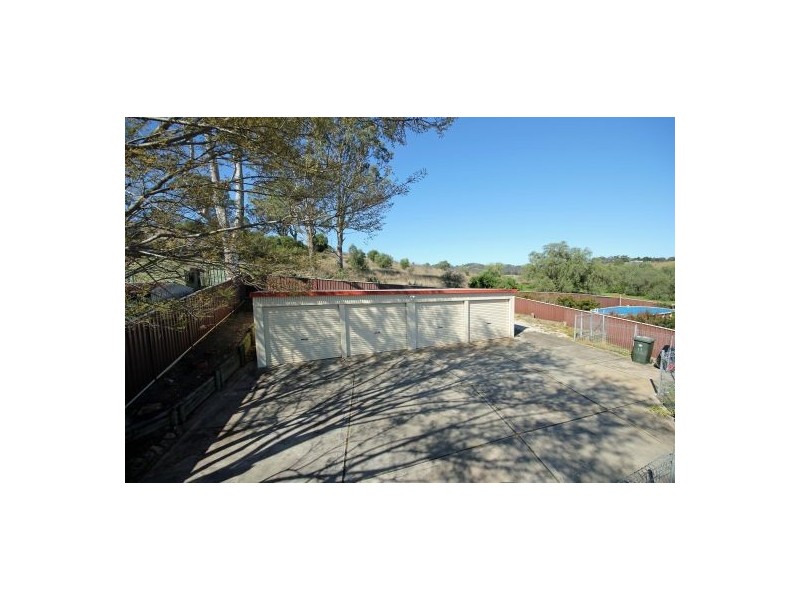 11 Peppercorn Ave, Mount Hunter NSW 2570