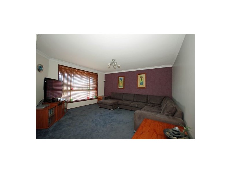4 Burnett Ave, Mount Annan NSW 2567