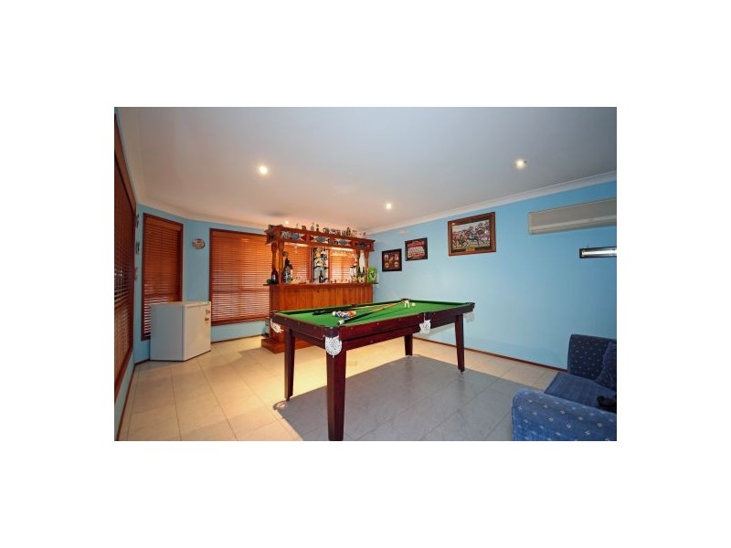 4 Burnett Ave, Mount Annan NSW 2567