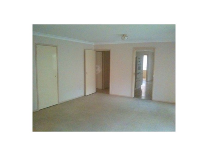 6 Niland Way, Casula NSW 2170