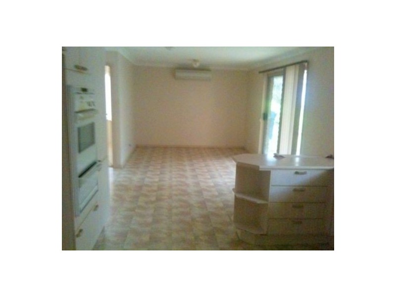 6 Niland Way, Casula NSW 2170